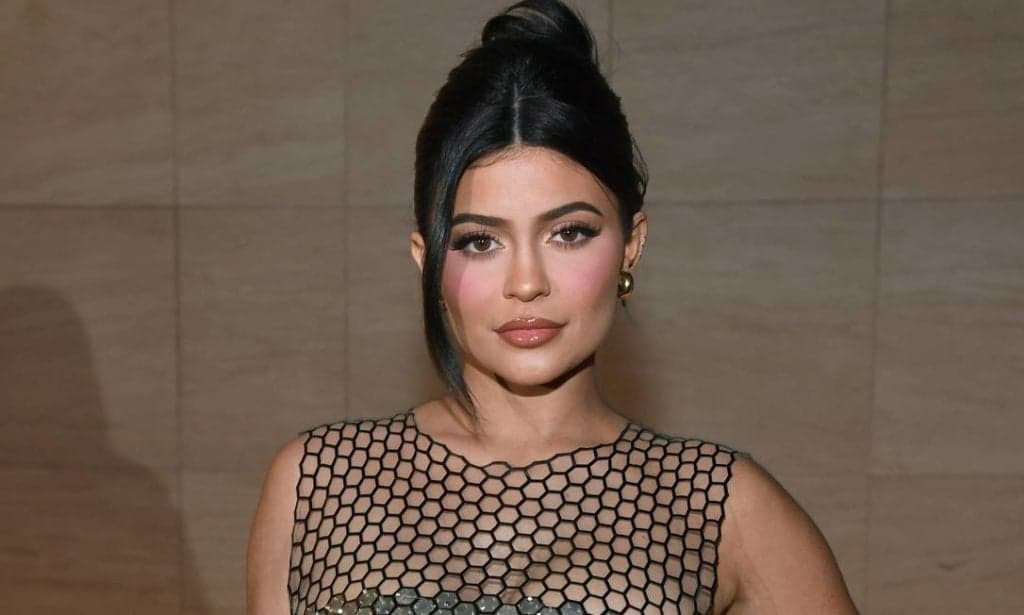Kylie Jenner tem vídeo íntimo divulgado e causa furor na web: "Nude"