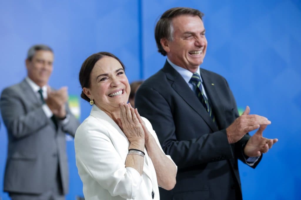 Bolsonaro marca reunião urgente com Regina Duarte e atriz pode deixar o governo a qualquer momento