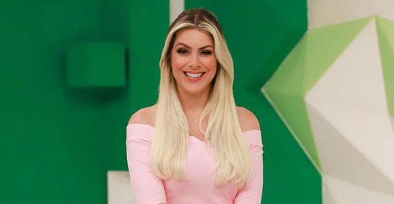 Renata Fan publica foto em pose inusitada, mostra demais e fãs reagem: "Como pode fazer isso?"