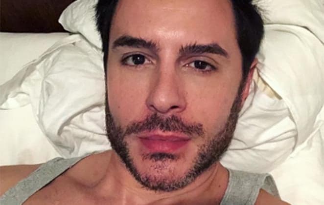 Apontado como namorado de Reynaldo Gianecchini, Ricardo Tozzi surge com parte íntima e marca: "Parece ator porno"