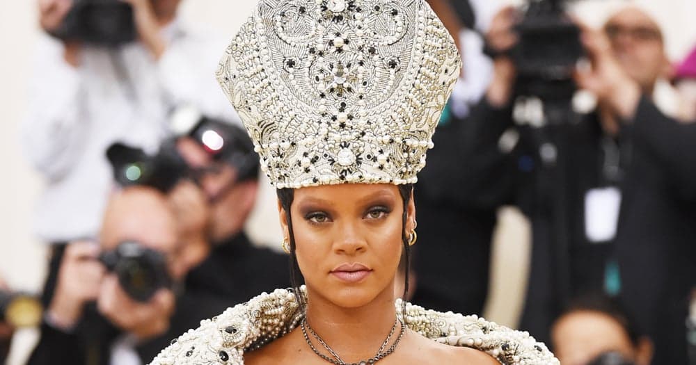 Rihanna se torna a mulher mais rica do país e fortuna bilionária em segredo assusta ao ser exposta: "Surreal"