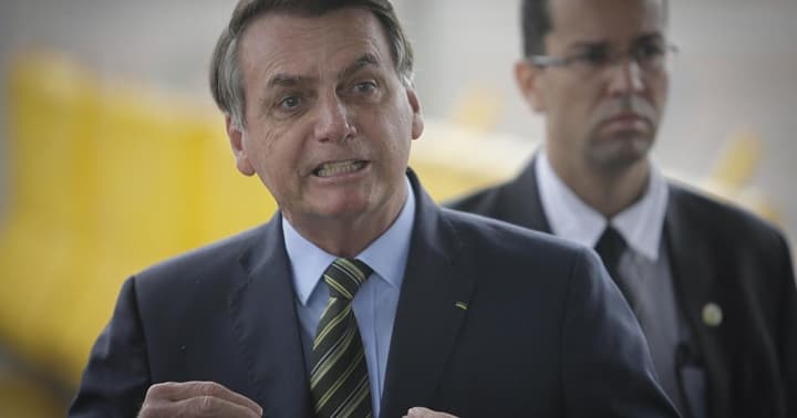 Jornalista da Globo quebra protocolo, manda recado e detona Bolsonaro ao vivo: “Não vamos nos calar”