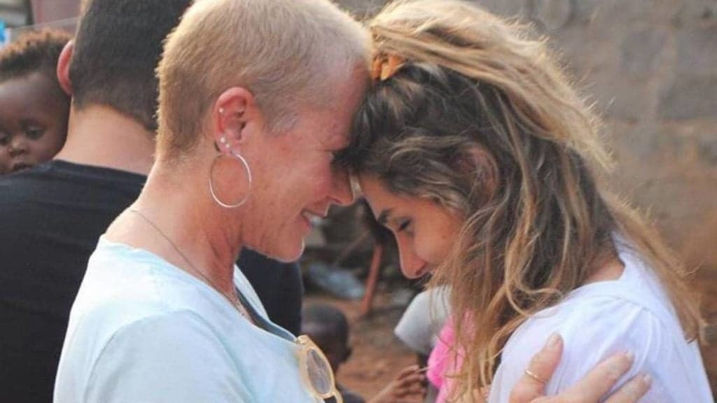 Xuxa fala sobre gravidez de Sasha aos 21 anos e expõe ansiedade em brincar com o neto: "Eu quero''