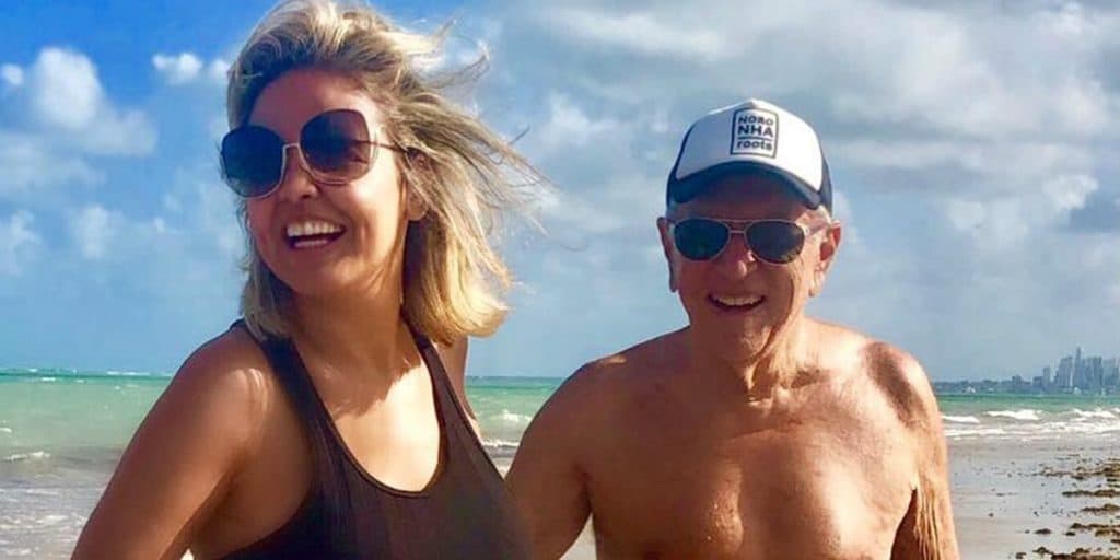 Esposa de Carlos Alberto tem conta invadida pelo marido, que divulga foto destruidora com relato: "Esse pesadelo"