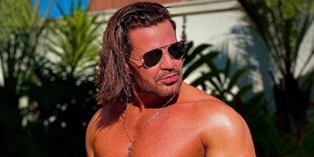 Eduardo Costa, após escancarar lado gay, é flagrado cavalgando e faz confissão chocante