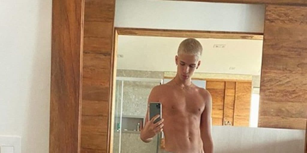 João Guilherme, filho de Leonardo, tem foto sem roupa divulgada na internet