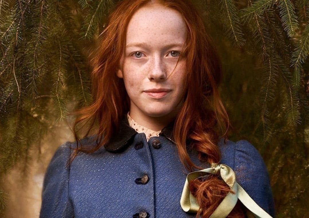 Aos 18 anos, a atriz Amybeth McNulty assume sua bissexualidade por meio das redes sociais (Foto: Reprodução) Aos 18 anos, a atriz Amybeth McNulty assume sua bissexualidade por meio das redes sociais (Foto: Reprodução)