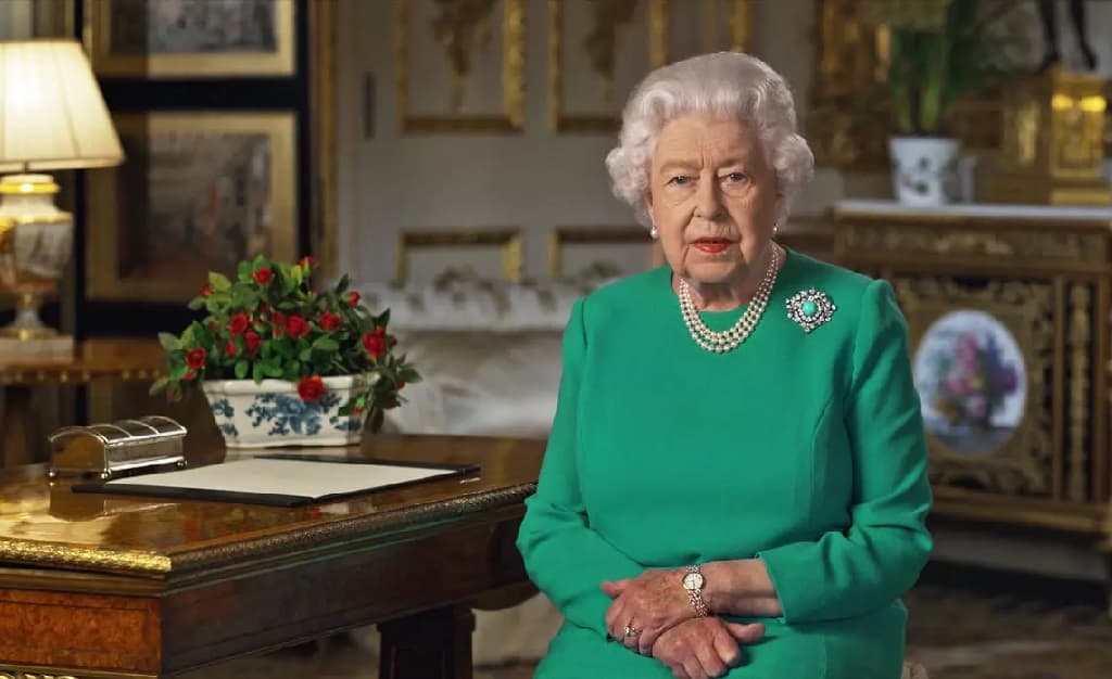 Rainha Elizabeth II tem sua própria filial do McDonald's (Foto: Reprodução)