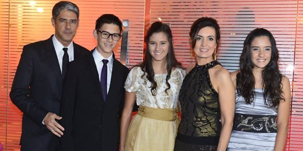 Fátima Bernardes lamenta falta do filho que foi morar fora