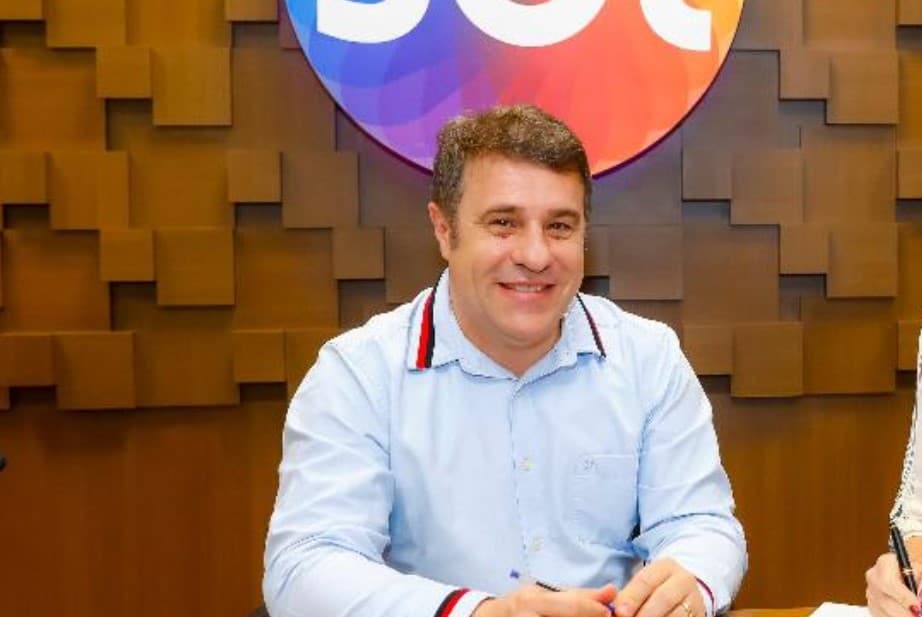Diretor do SBT, após bomba sobre Silvio Santos, expõe atriz global e fala da reprise de Chiquititas: "Ninguém gosta"