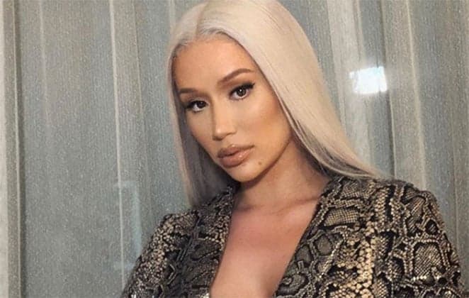 Bomba! Iggy Azalea revela ser mãe, diz que escondeu gestação e afirma: “Quis manter sua vida privada”