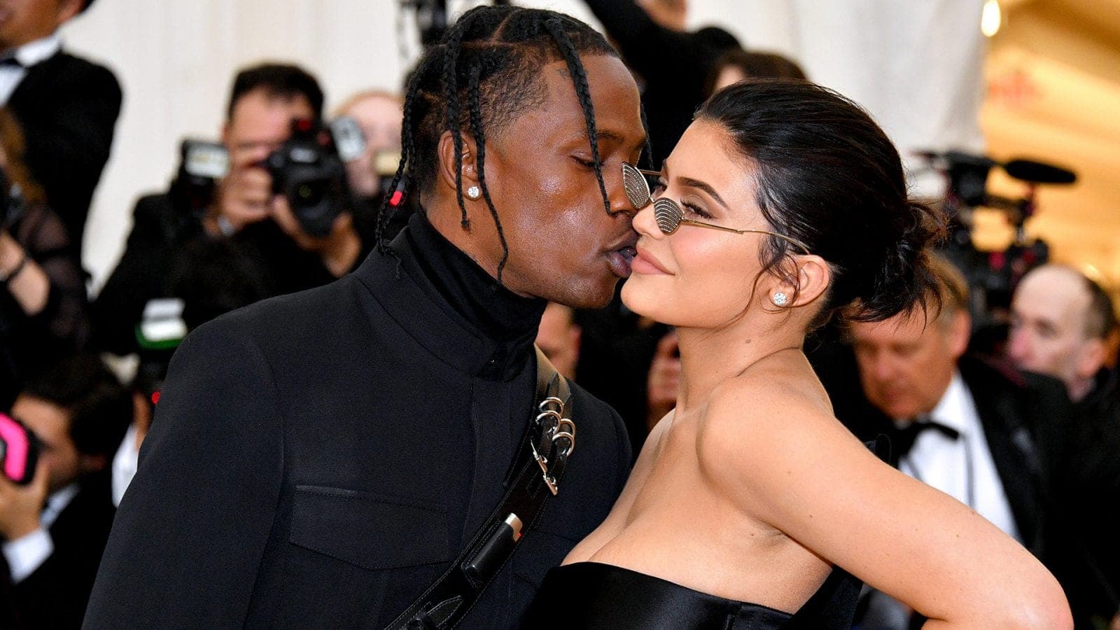 Kylie Jenner e Travis Scott são flagrados em encontro e retorno é anunciado (Foto: Reprodução) Kylie Jenner e Travis Scott são flagrados em encontro e retorno é anunciado (Foto: Reprodução)