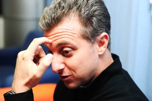 Luciano Huck constrange mulher na Globo e é escorraçado: 'Nada justifica'