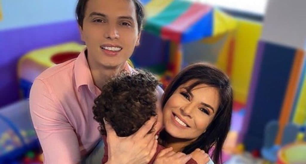 Mara Maravilha fala sobre a diferença de idade de 21 anos com o noivo e revela incômodo: "Chamam de homossexual''