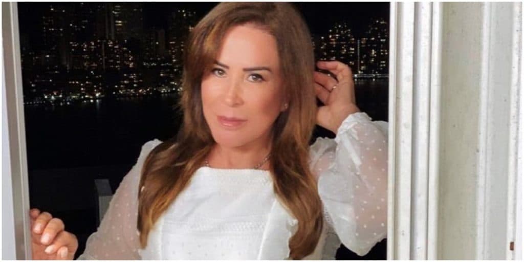 Zilu, após aparecer com partes íntimas gigantes aos 61 anos, é flagrada em vídeo com as pernas pra cima: "Passada''