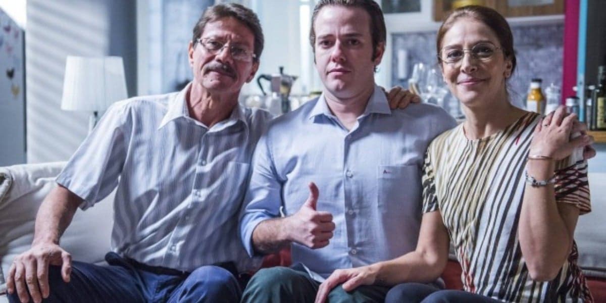 Totalmente Demais, Max arrumará namorada fake para enganar os pais (Imagem: Globo) Totalmente Demais, Max arrumará namorada fake para enganar os pais (Imagem: Globo)