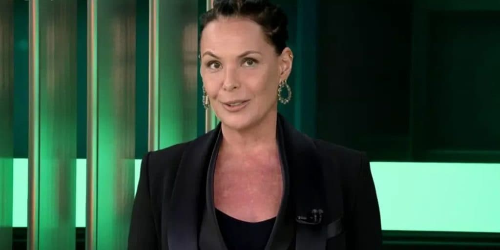Carolina Ferraz desmente boatos sobre bastidores da Record