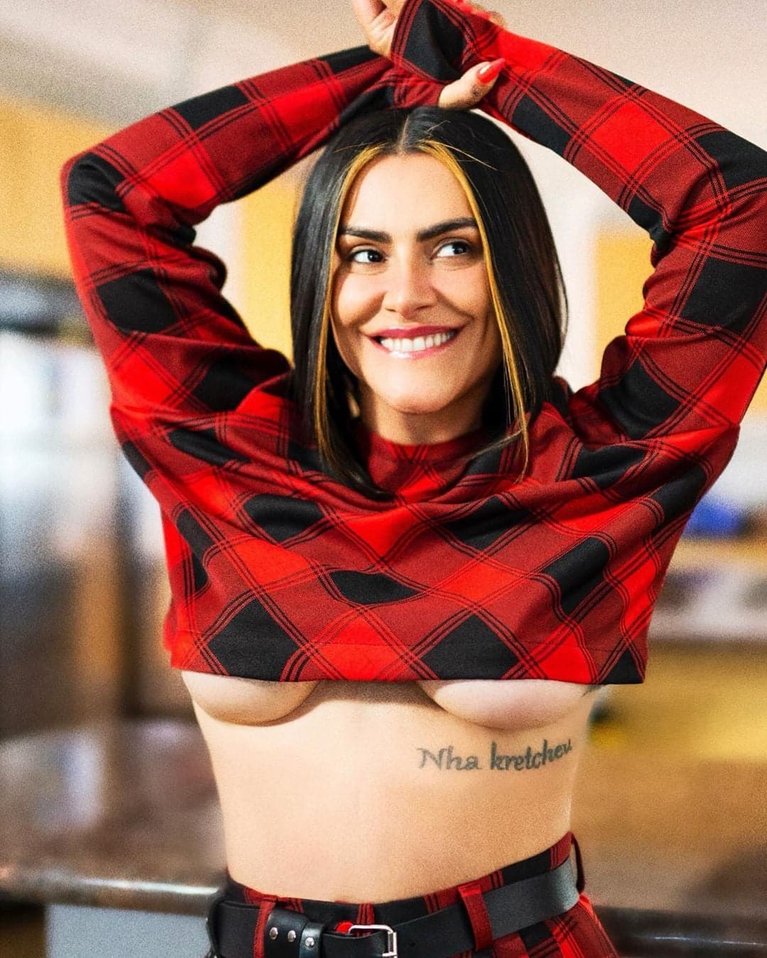 Cleo Pires mostra "underboob" (Foto reprodução - Instagram) Cleo Pires mostra "underboob" (Foto reprodução - Instagram)