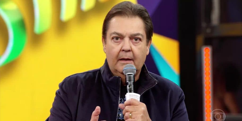 Faustão tem acidente brutal em estúdio revelado e aviso sobrenatural salva vida de bailarinas por um fio: "Fatal"