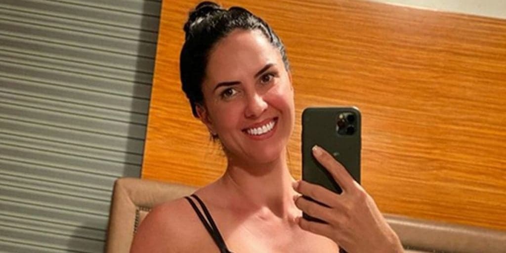 Graciele Lacerda, após bumbum, deixa os seios à mostra em foto e marmanjos ficam babando: "Oh aqui em casa"