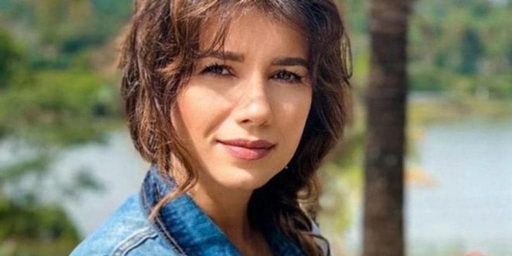 Paula Fernandes desmorona em textão, surge em touro e faz confissão após barraco com sertanejos: "Tamanho da queda"