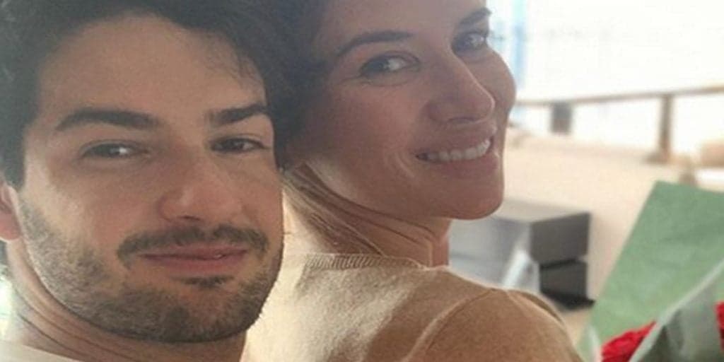 Rebeca Abravanel ganha lingerie em programa e tem foto na intimidade com Pato em casa divulgada: "Tamanho da cabeça"