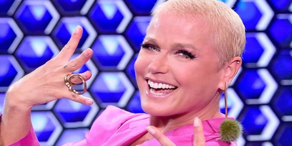 Xuxa Meneghel relembra marco importante na carreira e comove fãs: "Chorando de emoção"