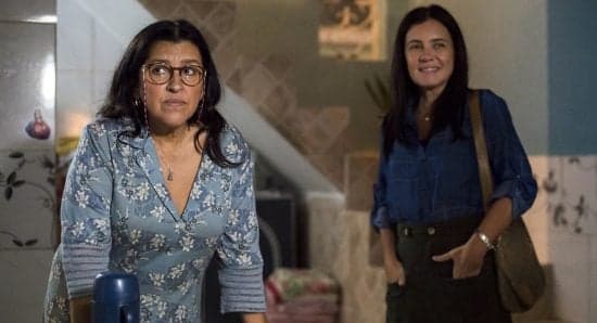 Lurdes e Thelma em cena da novela Amor de Mãe, da Globo - Foto: Reprodução