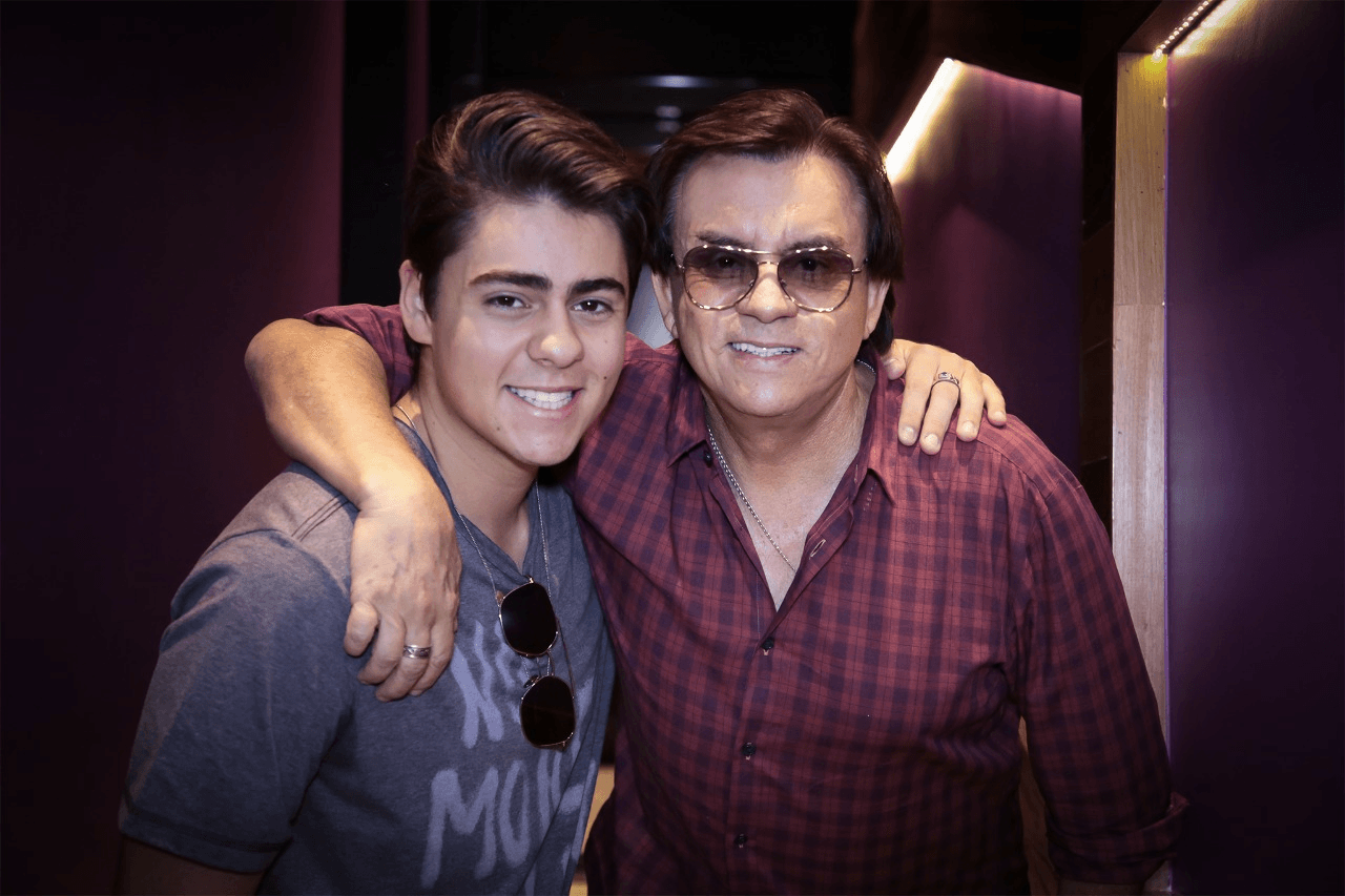 http://tvfoco.uai.com.br/wp-content/uploads/2015/05/Daniela-Mercury.jpg