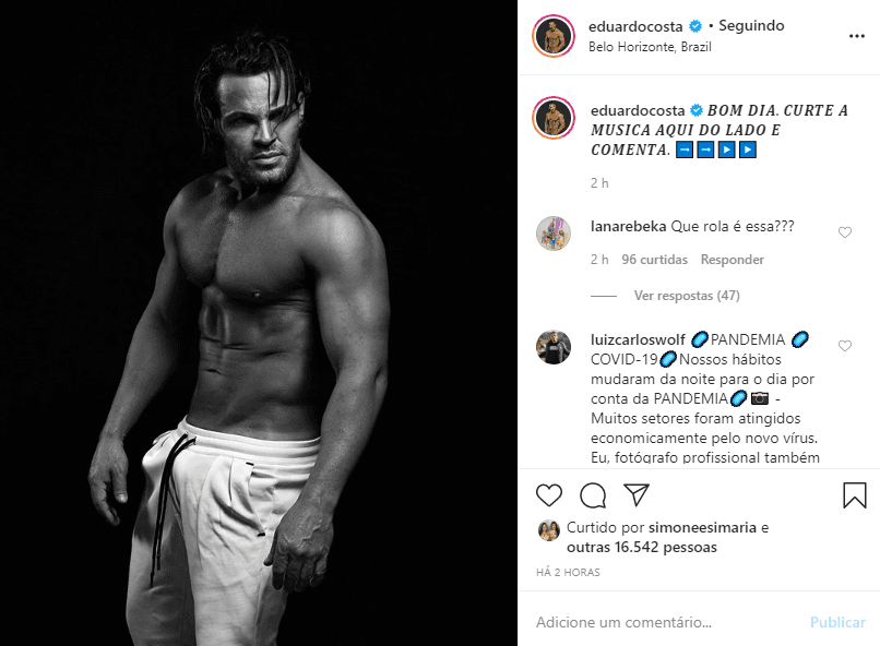 Eduardo Costa exibiu um voluma nada discreto no meio das pernas (Foto: Reprodução)