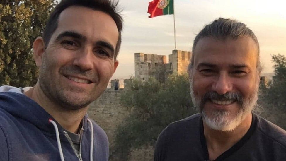O ator Leonardo Vieira e o Leandro Fonseca moram em Portugal (Foto: Reprodução)