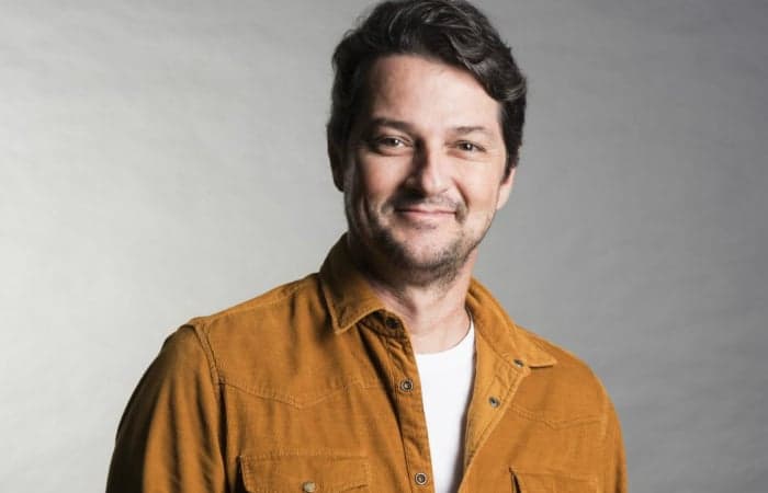 Marcelo Serrado, após sucesso como Crô, é rebaixado na Globo e atende ordem do canal