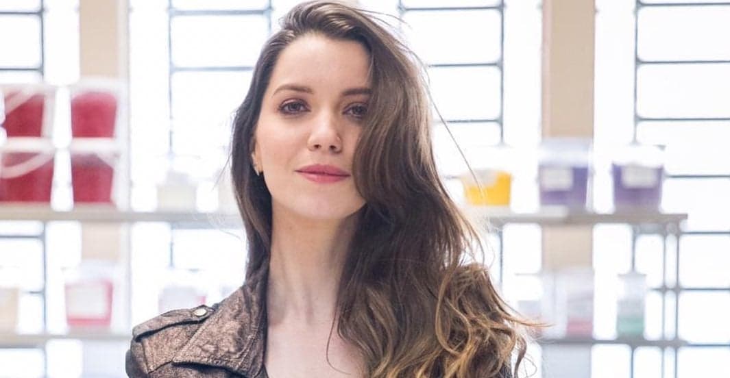A atriz global, Nathalia Dill, está grávida de uma menina - Foto: Reprodução