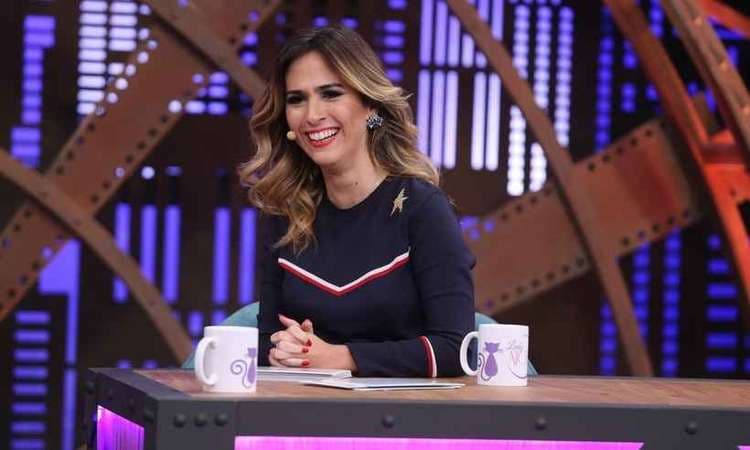 Tata Werneck surge grávida em clique, celebra data especial e encanta: “Transformação divina”
