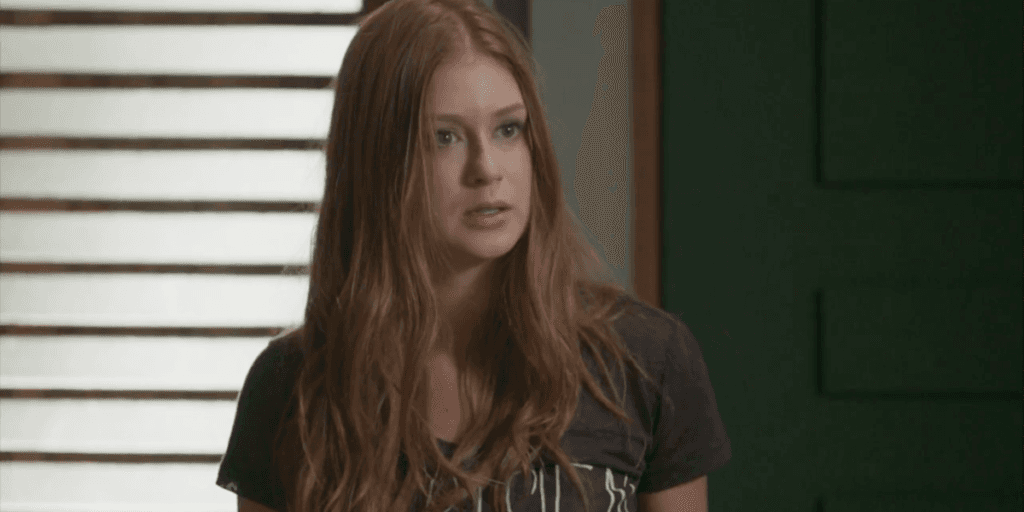 Eliza (Marina Ruy Barbosa) em cena de Totalmente Demais; modelo sofrerá nas mãos de Carolina (Juliana Paes) (Foto: Reprodução/Globo)