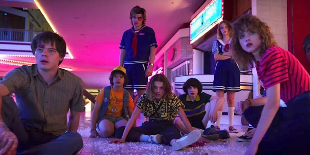 Astro de Stranger Things, em meio à pandemia, passa sufoco e tem que trabalhar como garçom para conseguir sobreviver