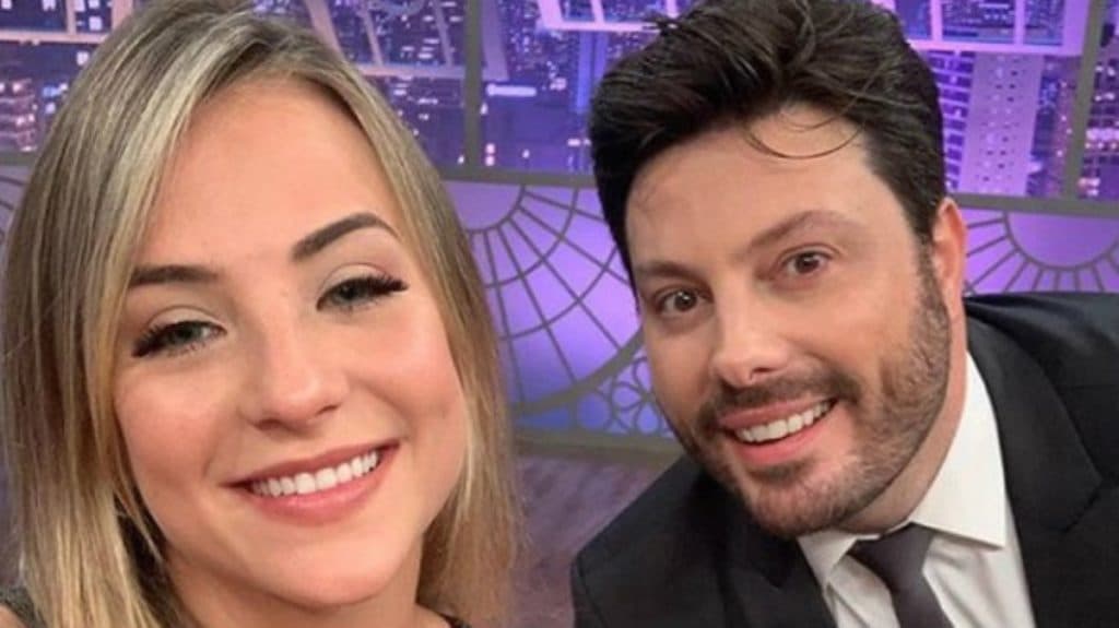 Gabi Martins assume clima de paquera com Danilo Gentili após entrevista: "Estou conhecendo melhor"