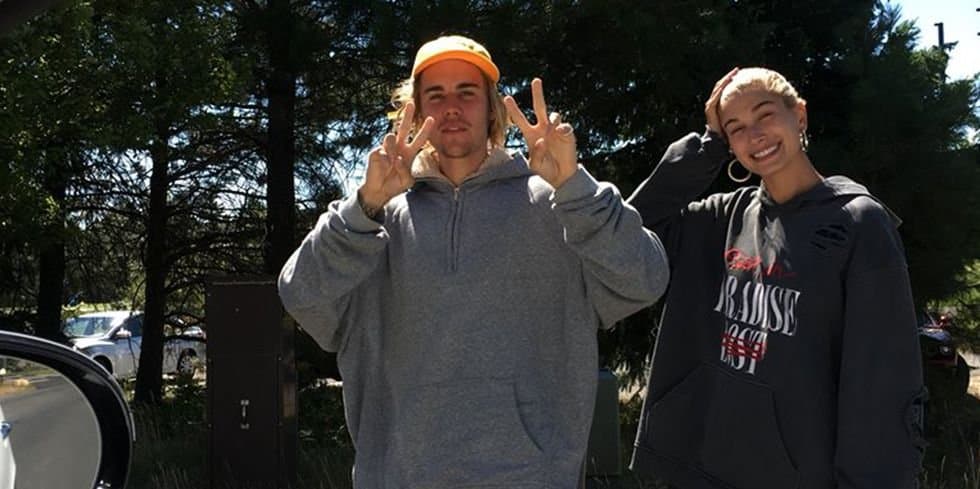Justin Bieber, após confissão sobre ter casado virgem, se batiza na igreja evangélica com a esposa: "Especial''