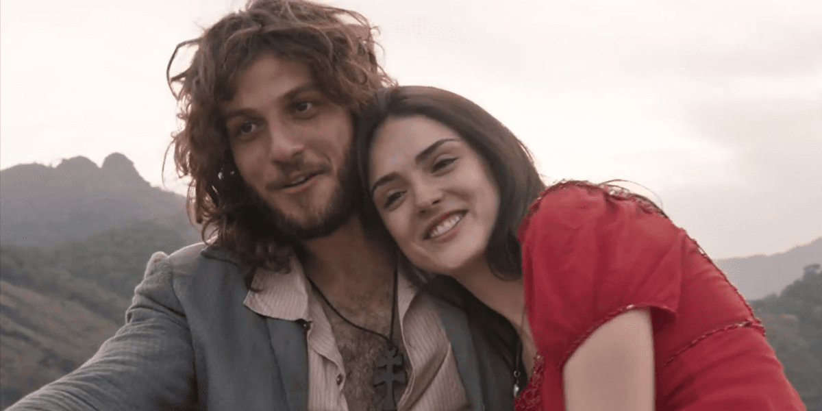 Chay Suede (Joaquim) e Anna (Isabelle Drummond) em cena do último capítulo de Novo Mundo: pior audiência final em cinco anos (Foto: Reprodução/Globo) Chay Suede (Joaquim) e Anna (Isabelle Drummond) em cena do último capítulo de Novo Mundo: pior audiência final em cinco anos (Foto: Reprodução/Globo)