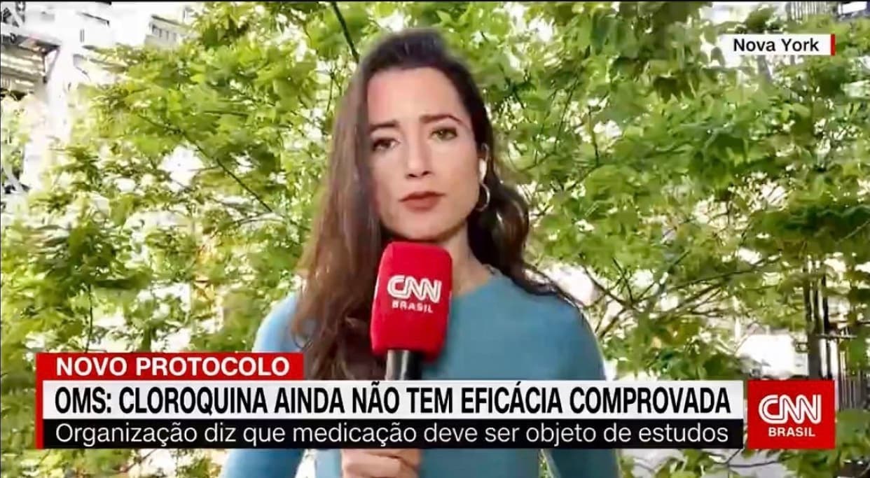 A jornalista Luiza Duarte em reportagem sobre a pandemia do coronavírus (foto: Reprodução/CNN Brasil)