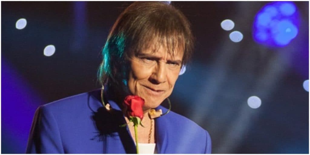 Novo amor? Aos 79 anos, Roberto Carlos surge beijando atriz da Globo, expõe tudo e se declara: "Delícia de encontro"