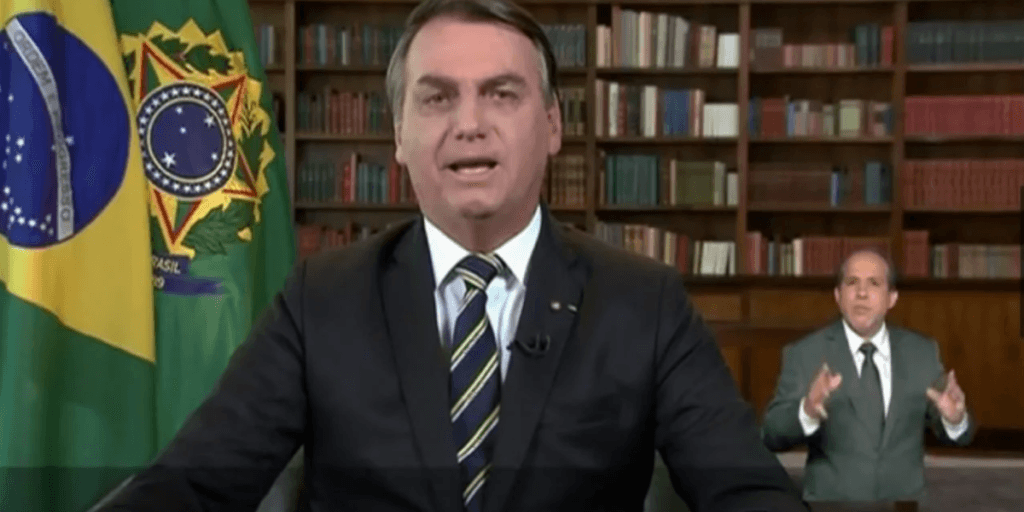 Bolsonaro, em pé de guerra contra a Globo, expõe que usou texto de Roberto Marinho em discurso polêmico