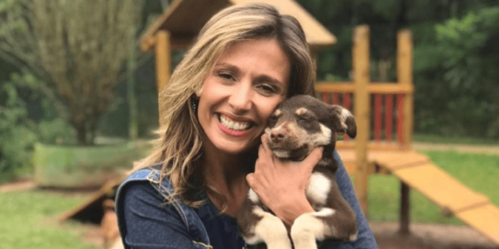 Luisa Mell, após detonar Bolsonaro e sofrer ataques, rasga elogios com aprovação de lei: “Obrigada”