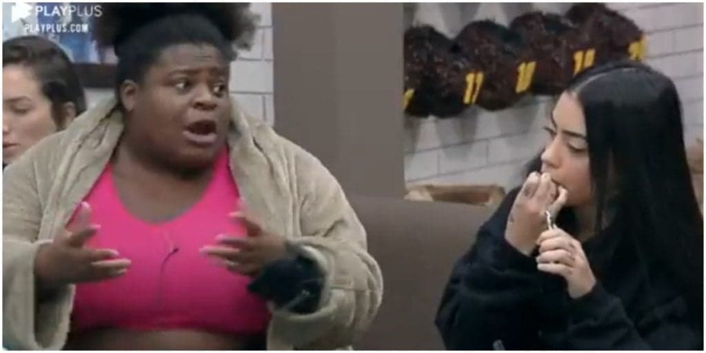 Jojo vai pra cima de Mc Mirella sem dó na Fazenda 12, discute por cocô boiando e bate-boca explode: "To maluca"