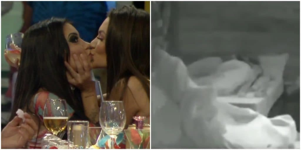 A Fazenda: MC Mirella e Stéfani Bays trocam beijos em cama, relação esquenta e Record se desespera com ao vivo