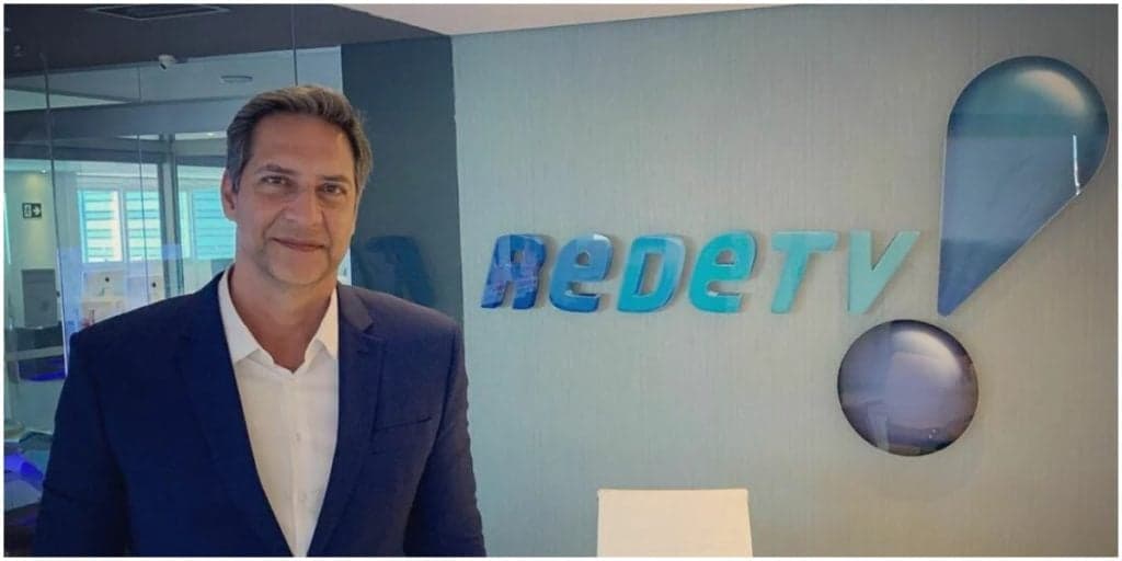 Após ser escorraçado e quebra pau ao vivo, Lacombe expõe briga com Poppovic e pisoteia na RedeTV!: "Três projetos"