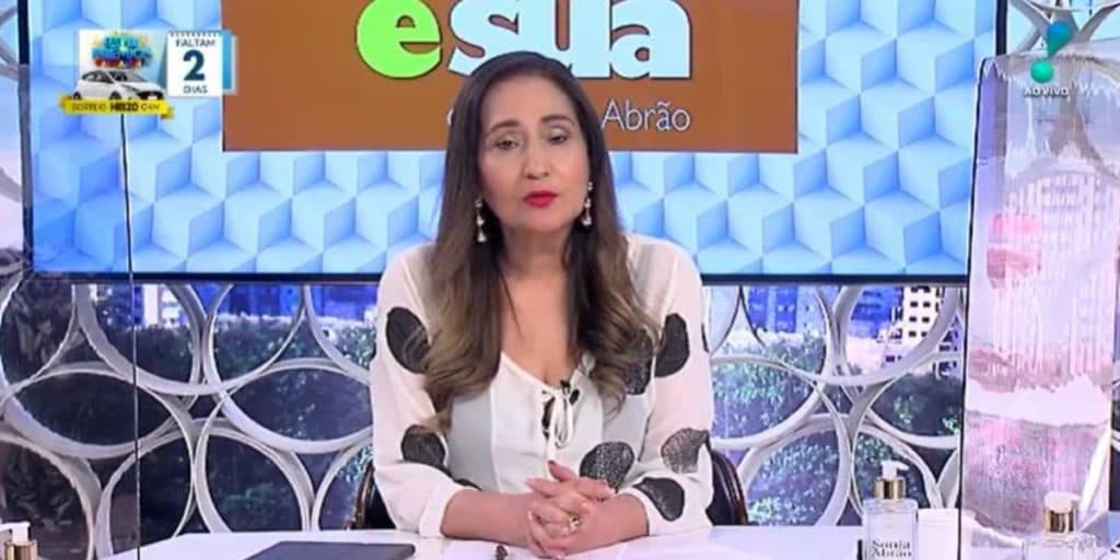 Sonia Abrão faz suspense por 2 horas e expõe beijo na boca de famosa casada em outro homem: "Esquentou"