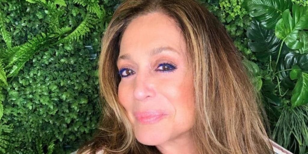 Susana Vieira faz sexo em cabine de avião e tem momentos de prazer nas alturas: "Excitada dentro de um jeans"