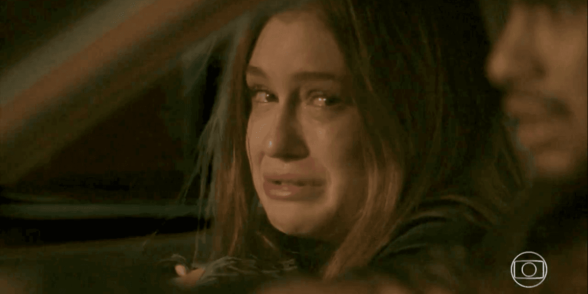 Eliza (Marina Ruy Barbosa) será aterrorizada pelo vilão de Totalmente Demais (Foto: Reprodução/Globo)