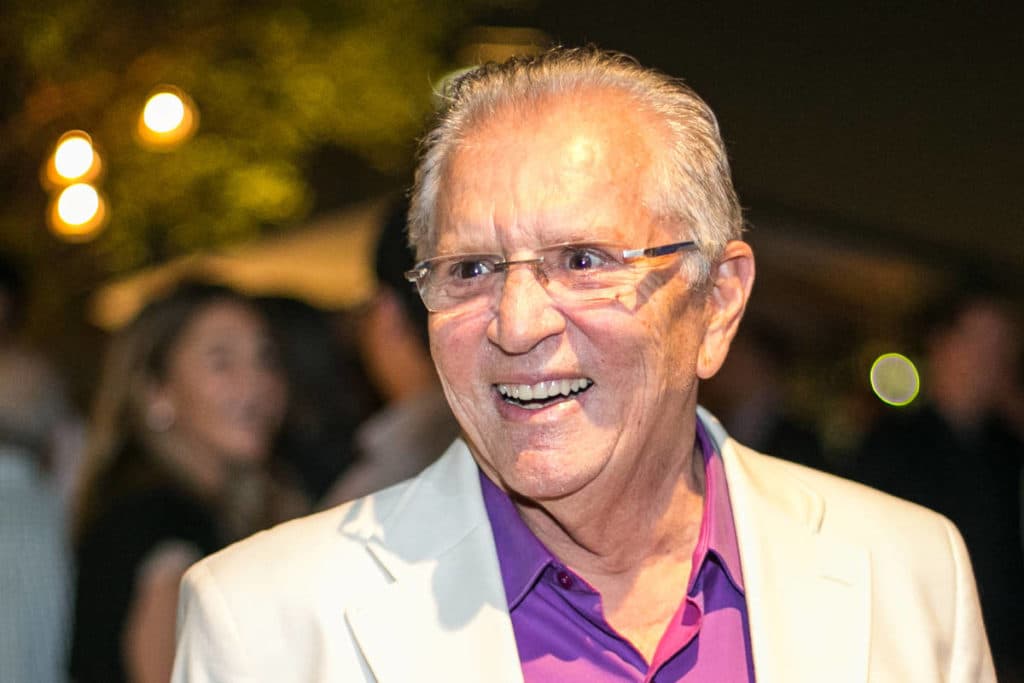 Carlos Alberto pode ver estrela da Praça ir à Record